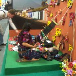 ITB 2010 - Kunsthandwerkerin am Messestand von Guatemala
